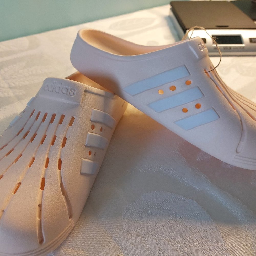 Adidas Unisex-Adult Clog Slide Sandal. PINK. NEW.